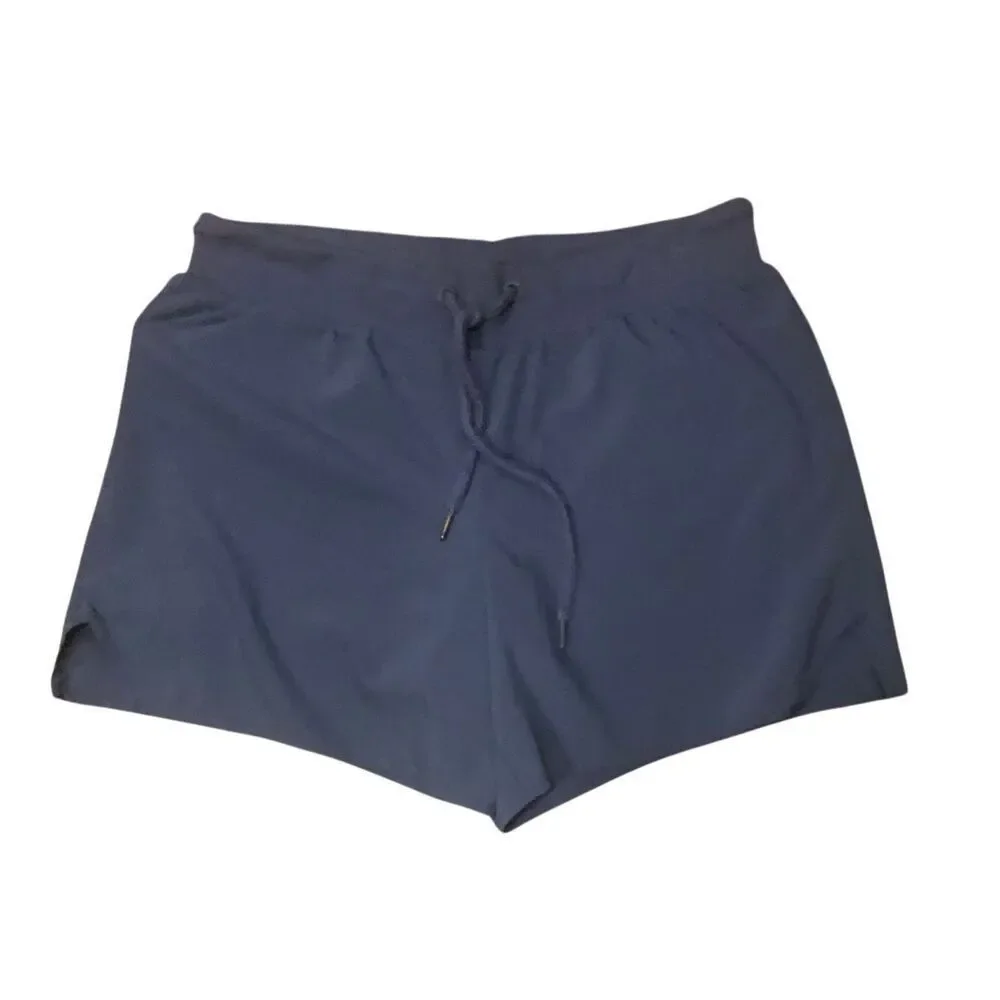 Brisas athletic Shorts in the color cashmere blue, featuring a high waistband, i